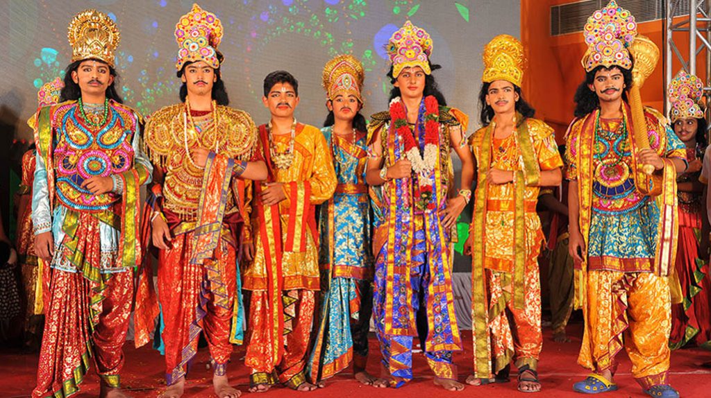 Cultural performance at SSM